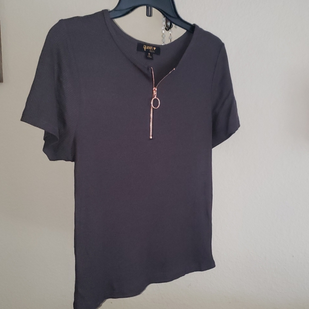 Comfy tee with rose gold zipper